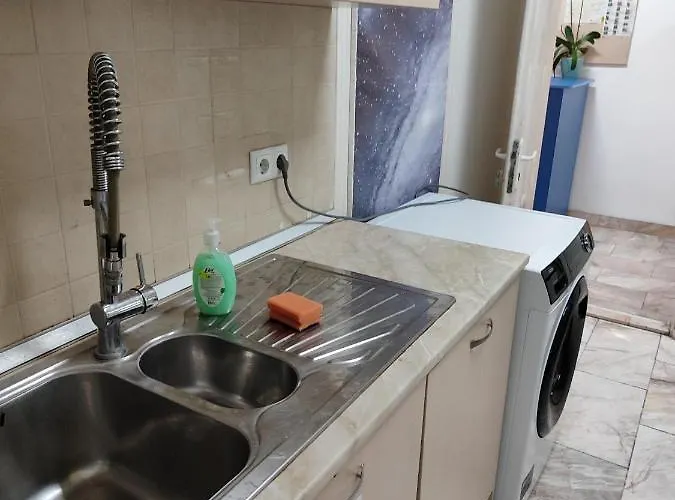 Hostel лидер хаус Warna