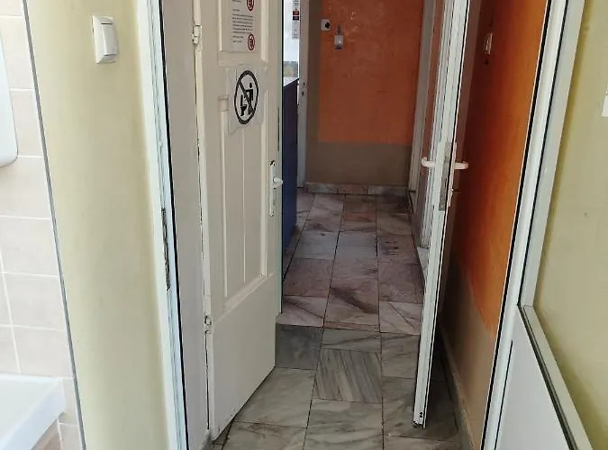 Hostel лидер хаус Warna