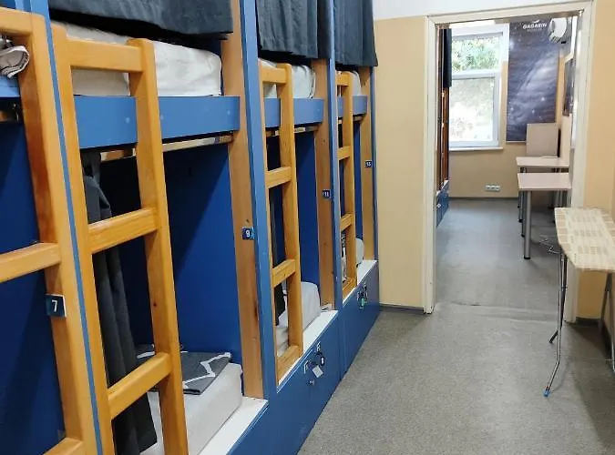 лидер хаус * 瓦爾納